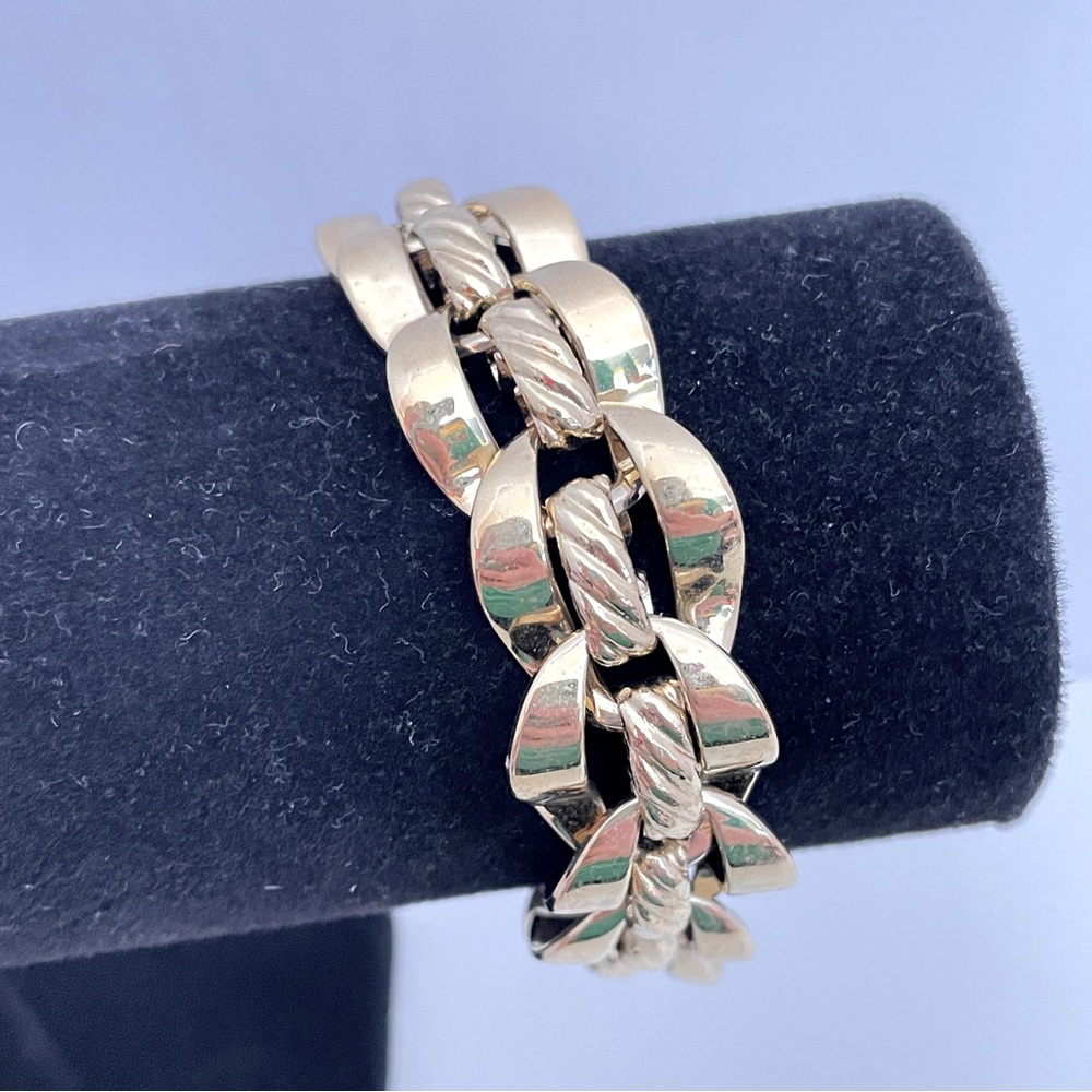 Vintage 90’s TRIFARI Metallic Gold Tone Abstract Mob Wife Streetwear Bracelet